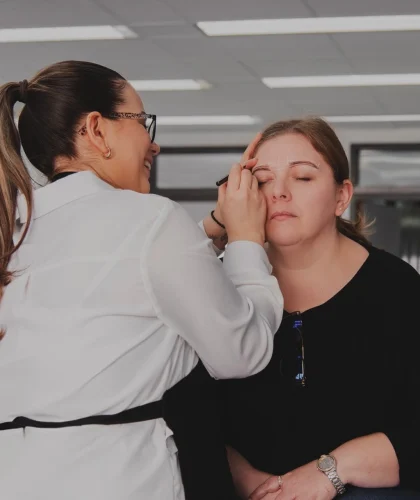 Sminktetoválás utáni ápolási tájékoztató Nadorfi Dorottya PMU szemöldök tetováló