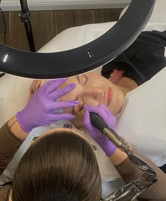 Szemöldök style Nádorfi Dorottya szemöldök tetoválóművész